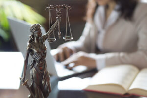 Discover the Advantages of Hiring a Former Prosecutor to Defend You in a Criminal Case